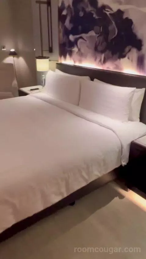 Horizon King Club Room - Lounge Access Including Afternoon Tea, All Day Soft Beverages, Evening Sundowners & Canapes (#1602) bed picture #8