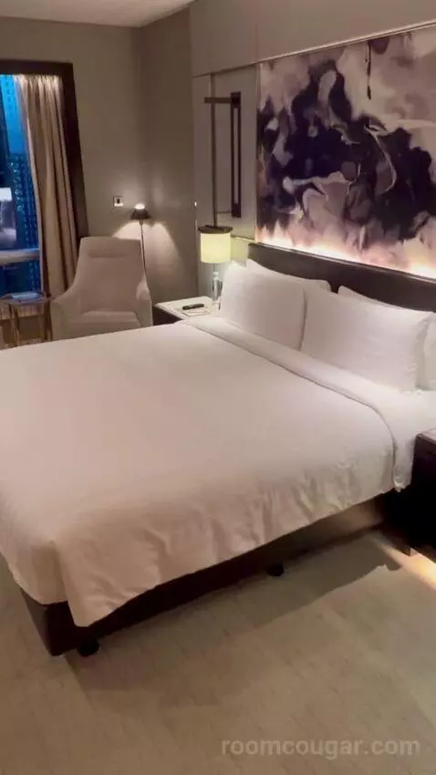 Horizon King Club Room - Lounge Access Including Afternoon Tea, All Day Soft Beverages, Evening Sundowners & Canapes (#1602) bed picture #10