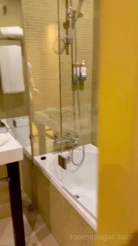 Superior Executive Double or Twin Room bathroom picture #5