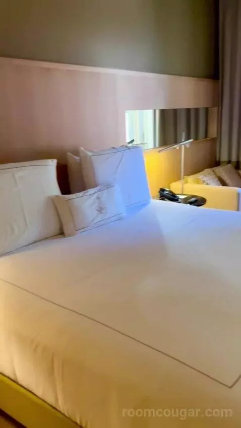 Superior Executive Double or Twin Room bed picture #7
