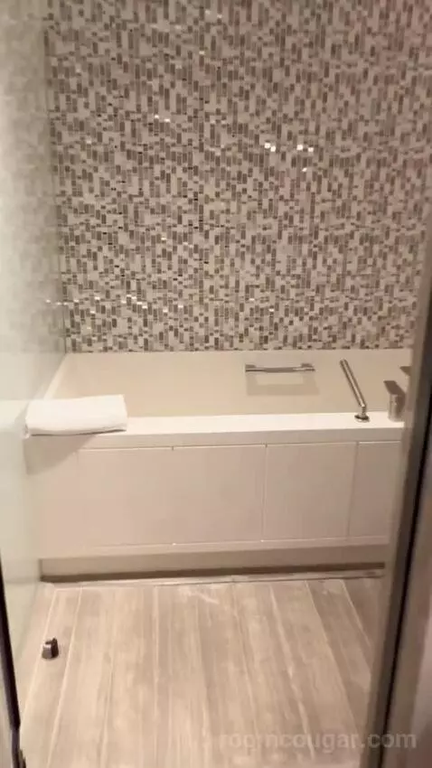 Zaabeel Room King bathroom picture #4