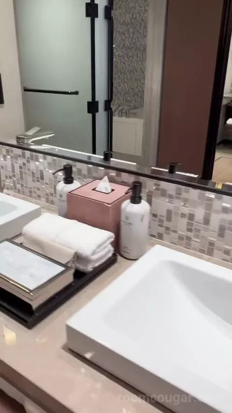 Urban Suite (#36002) bathroom picture #7