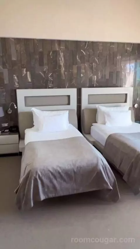 Roof Family Suite with Sea View (#1407) bed picture #6