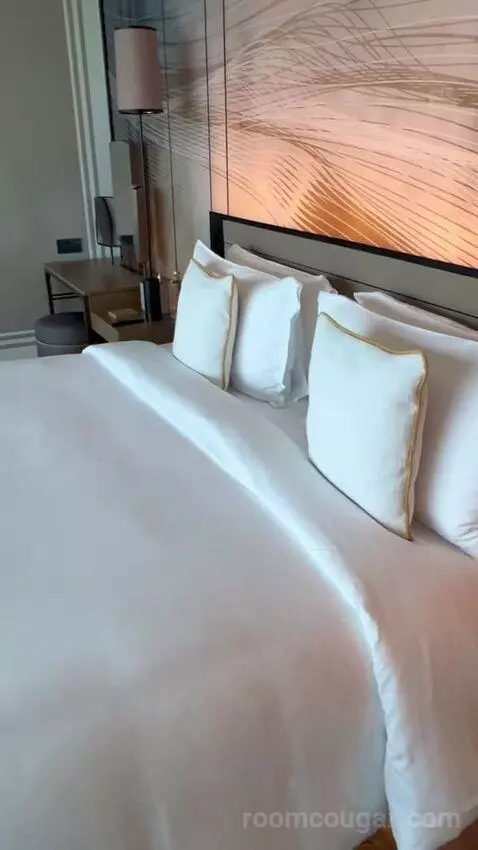 Grand Za’abeel King Burj Khalifa View (#37003) bed picture #7