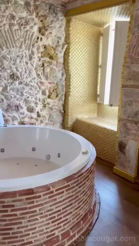 Solar Antigo Luxury Coimbra Superior Double Room review by proliv