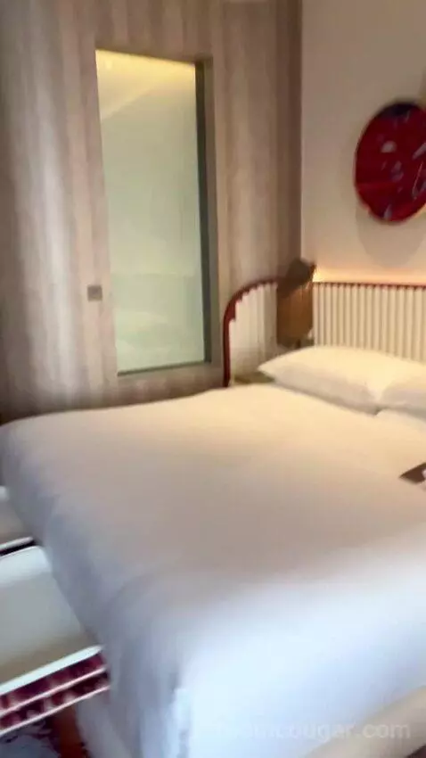 Spectacular Room - Sea View, w-Ip Access To Farrago Bar,includes Selected Drinks/Cocktails and Small Bites From 5-7 Pm, Daily (#1506) bed picture #10