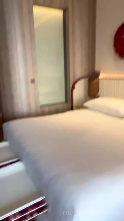 Spectacular Room - Sea View, w-Ip Access To Farrago Bar,includes Selected Drinks/Cocktails and Small Bites From 5-7 Pm, Daily (#1506) bed picture #11