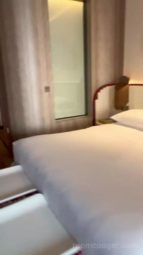 Spectacular Room - Sea View, w-Ip Access To Farrago Bar,includes Selected Drinks/Cocktails and Small Bites From 5-7 Pm, Daily (#1506) bed picture #12
