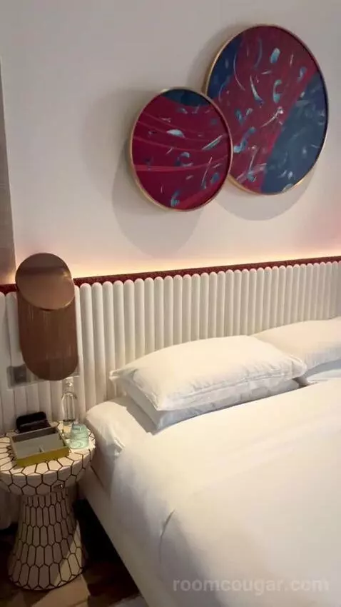 Spectacular Room - Sea View, w-Ip Access To Farrago Bar,includes Selected Drinks/Cocktails and Small Bites From 5-7 Pm, Daily (#1506) bed picture #1