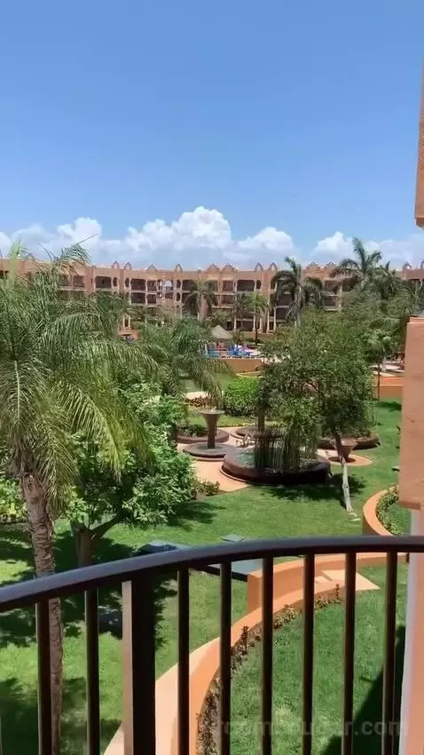 Deluxe One-Bedroom Suite Beachfront 2 Children Stay Free (#79) view picture #1