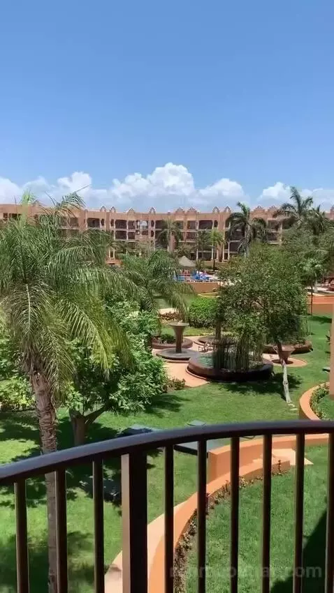 Deluxe One-Bedroom Suite Beachfront 2 Children Stay Free (#79) view picture #3