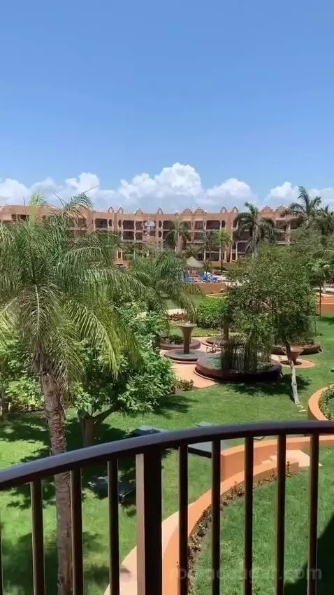 Deluxe One-Bedroom Suite Beachfront 2 Children Stay Free (#79) view picture #4