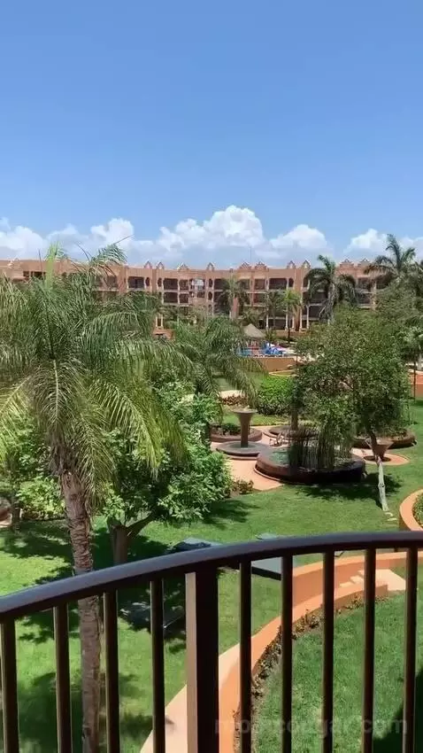 Deluxe One-Bedroom Suite Beachfront 2 Children Stay Free (#79) view picture #5