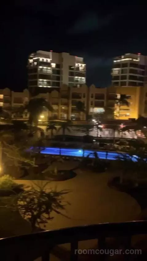 Deluxe One-Bedroom Suite Beachfront 2 Children Stay Free (#79) view picture #8