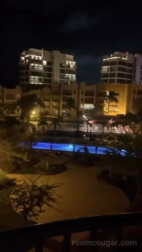 Deluxe One-Bedroom Suite Beachfront 2 Children Stay Free (#79) view picture #10