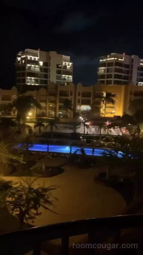 Deluxe One-Bedroom Suite Beachfront 2 Children Stay Free (#79) view picture #11