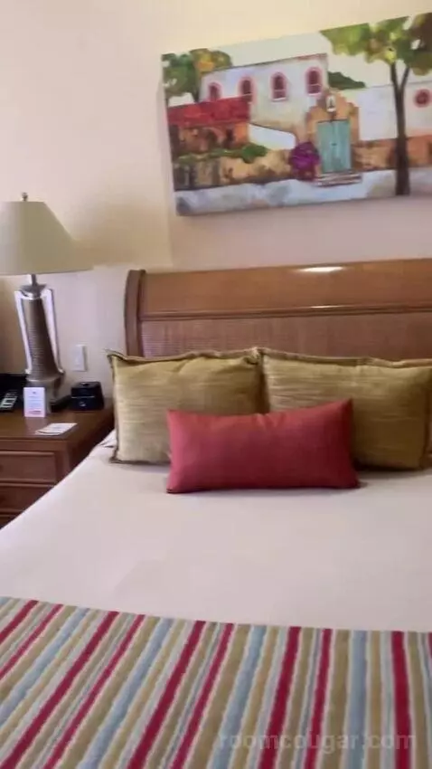 Deluxe One-Bedroom Suite Beachfront 2 Children Stay Free (#79) bed picture #3