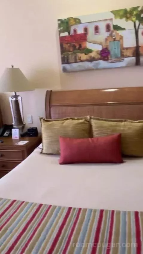 Deluxe One-Bedroom Suite Beachfront 2 Children Stay Free (#79) bed picture #4