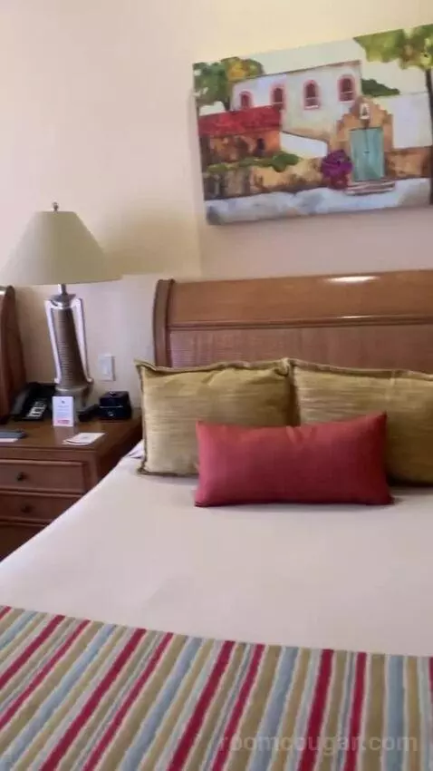 Deluxe One-Bedroom Suite Beachfront 2 Children Stay Free (#79) bed picture #5