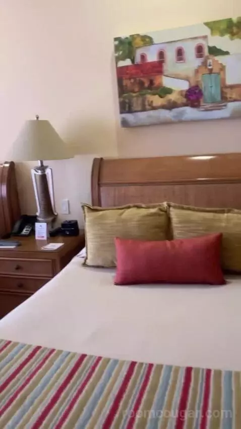 Deluxe One-Bedroom Suite Beachfront 2 Children Stay Free (#79) bed picture #6