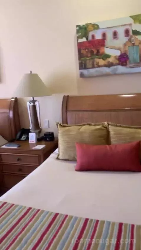 Deluxe One-Bedroom Suite Beachfront 2 Children Stay Free (#79) bed picture #8
