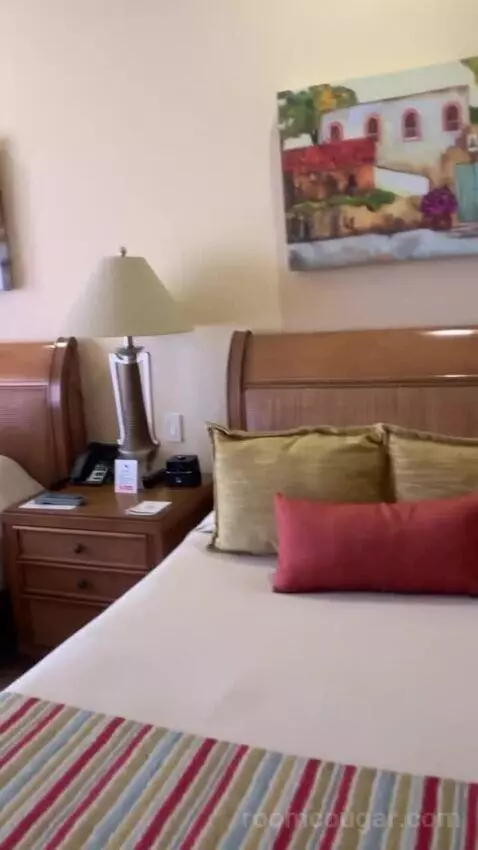 Deluxe One-Bedroom Suite Beachfront 2 Children Stay Free (#79) bed picture #9