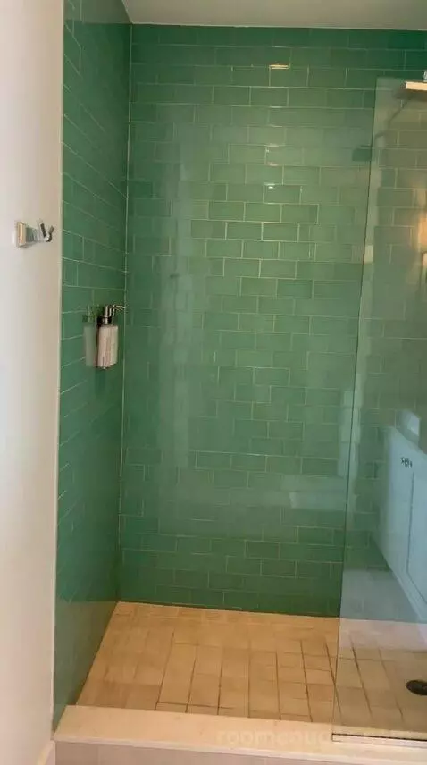 Palm Deluxe One-Bedroom Suite (#1515) bathroom picture #9