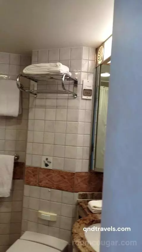 Jr Suite (#1636) bathroom picture #1