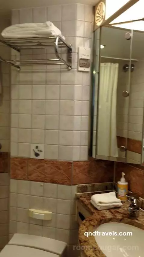 Jr Suite (#1636) bathroom picture #3