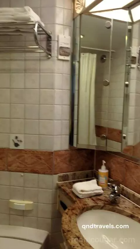 Jr Suite (#1636) bathroom picture #4