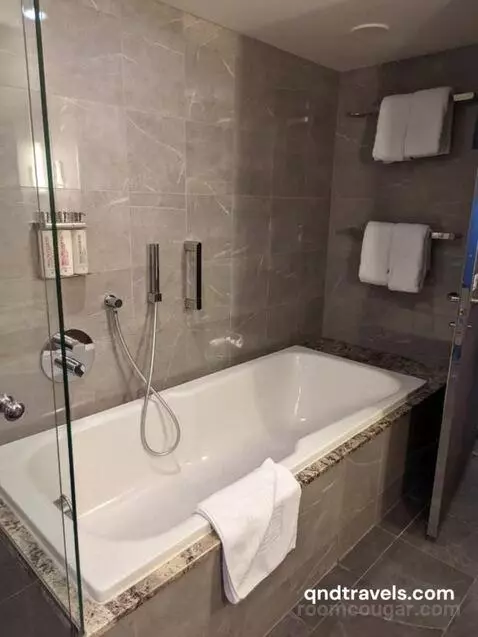 Suite (#14330) bathroom picture #12