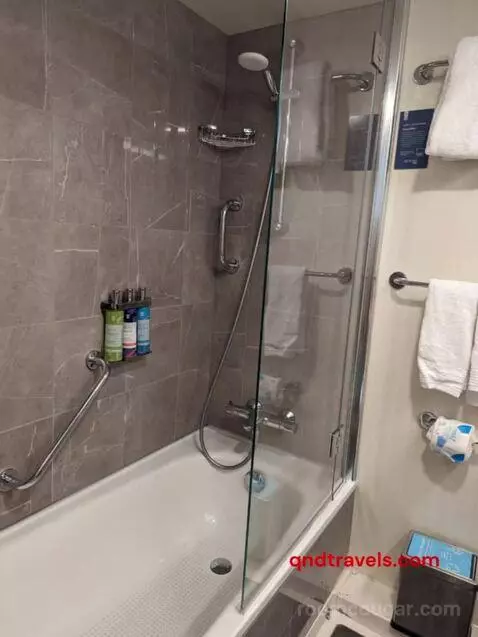 Suite (Jr. Suite 14) bathroom picture #5