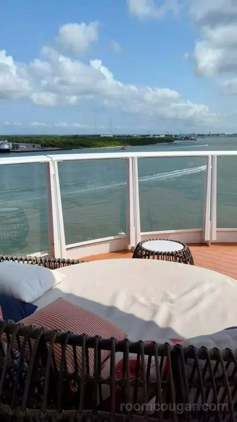 Suite (Excel Aft 95) view picture #1