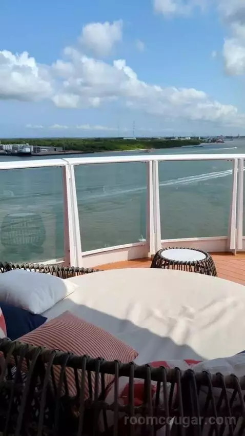 Suite (Excel Aft 95) view picture #2