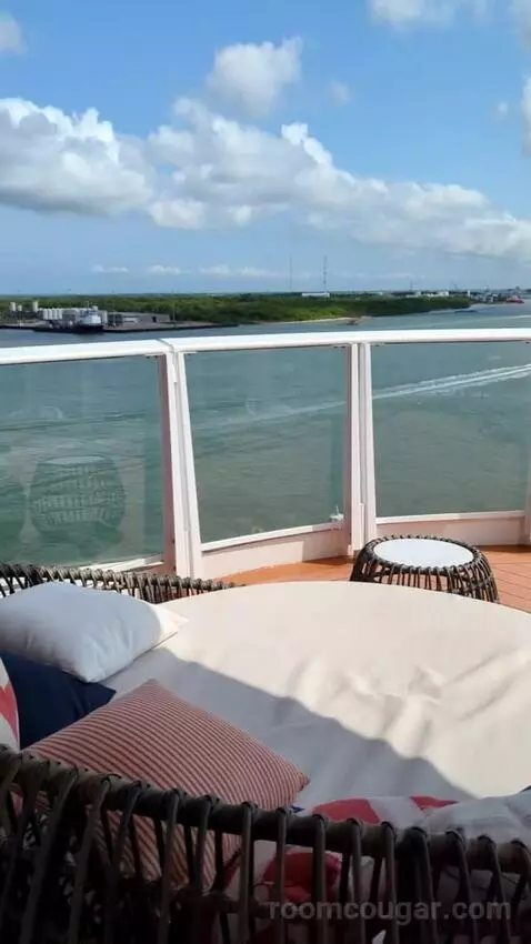 Suite (Excel Aft 95) view picture #3