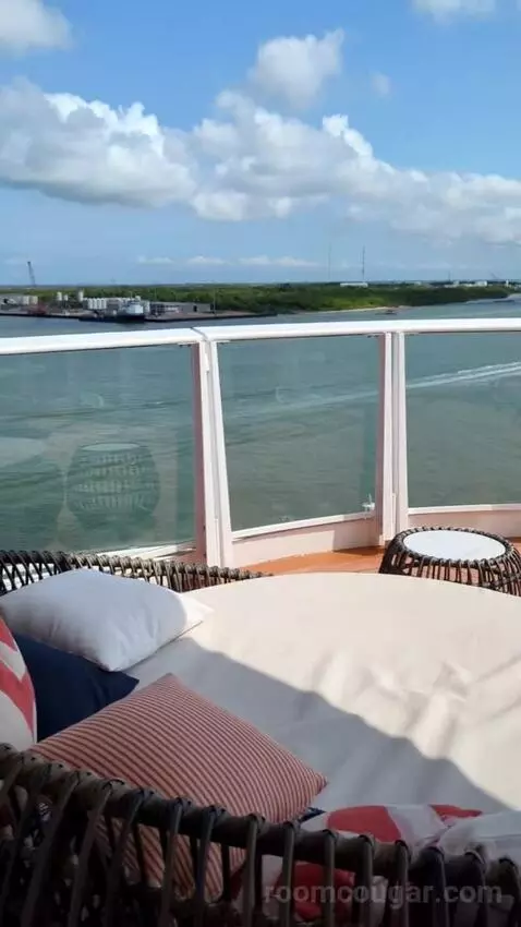 Suite (Excel Aft 95) view picture #4