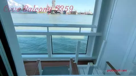 Balcony Cabin (Cove 5359) view picture #9