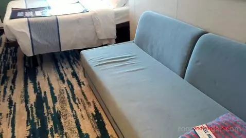 Balcony Cabin (Cove 5359) bed picture #6