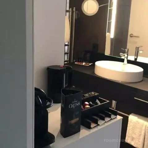 Standard Room (#100) bathroom picture #1