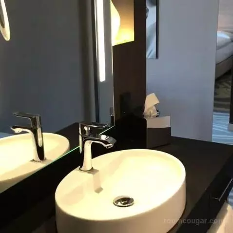 Standard Room (#100) bathroom picture #7