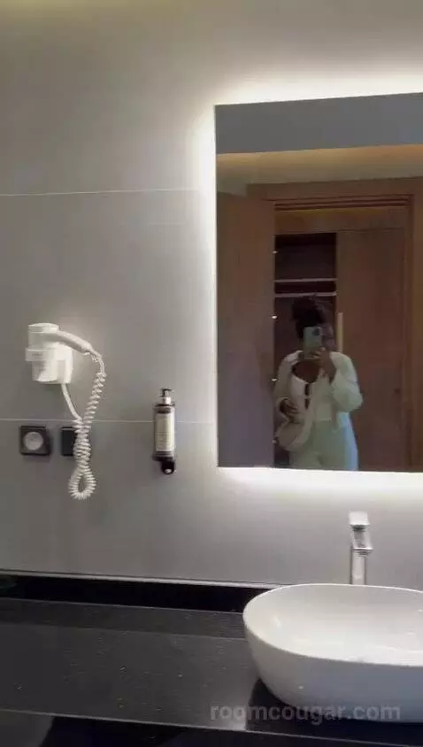 Superior Double Room (#126) bathroom picture #2