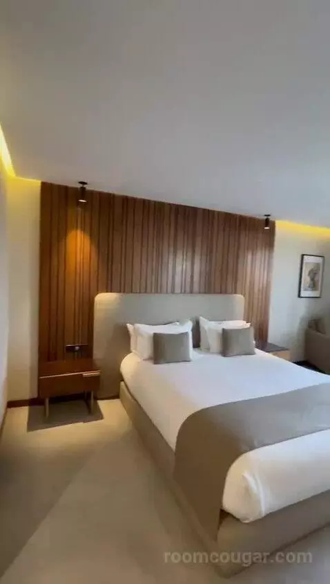 Superior Double Room (#126) bed picture #3