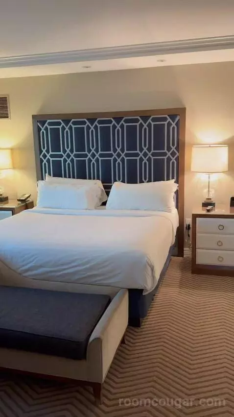 Premium King Suite (#2502) bed picture #5