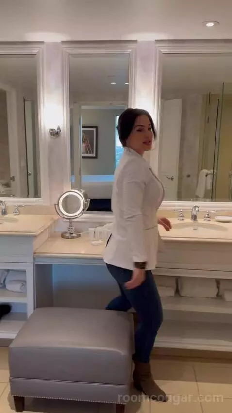 Premium King Suite (#2502) bathroom picture #11
