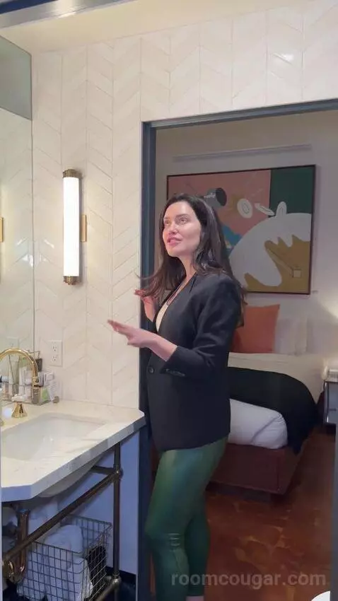 King Suite (#4) bathroom picture #3