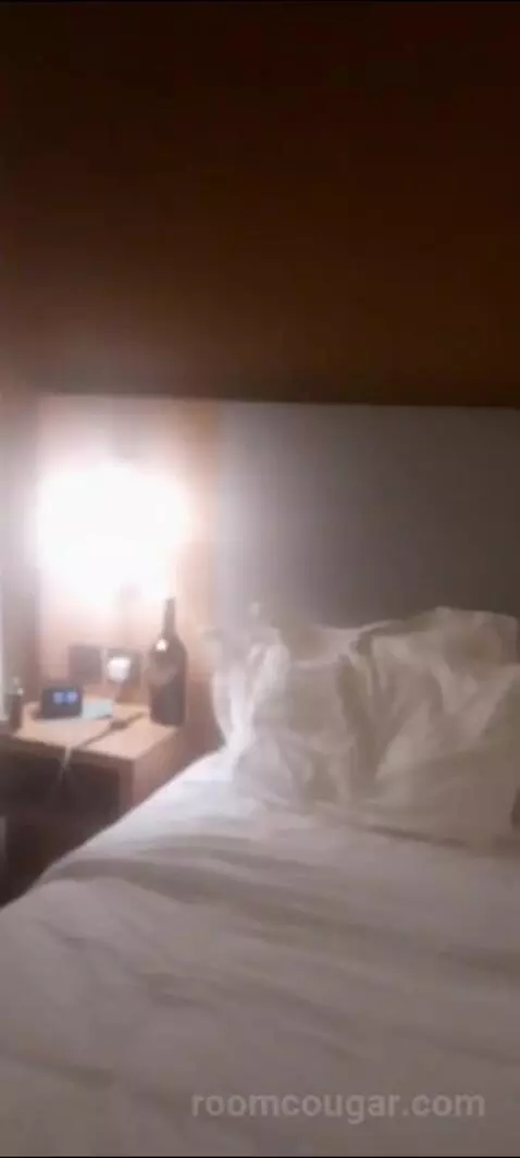 King Room (#513) bed picture #2
