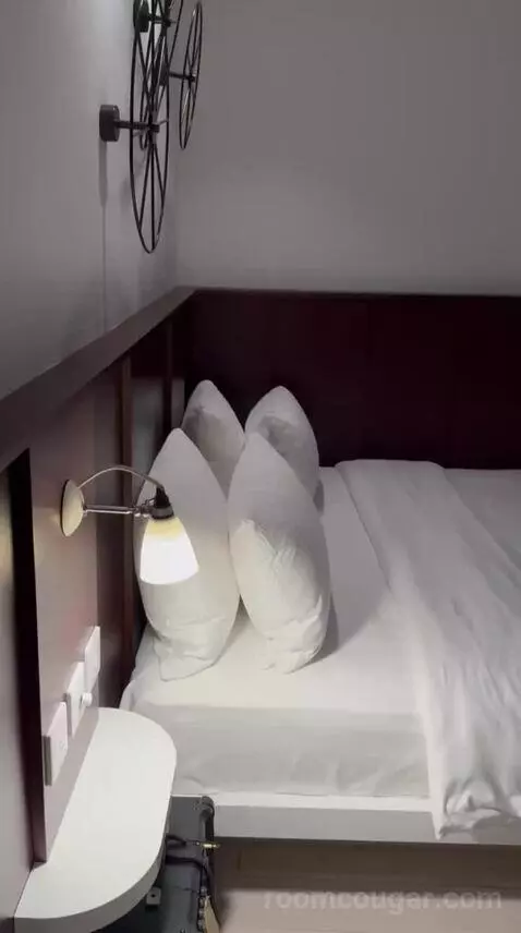 Nest (#10) bed picture #1
