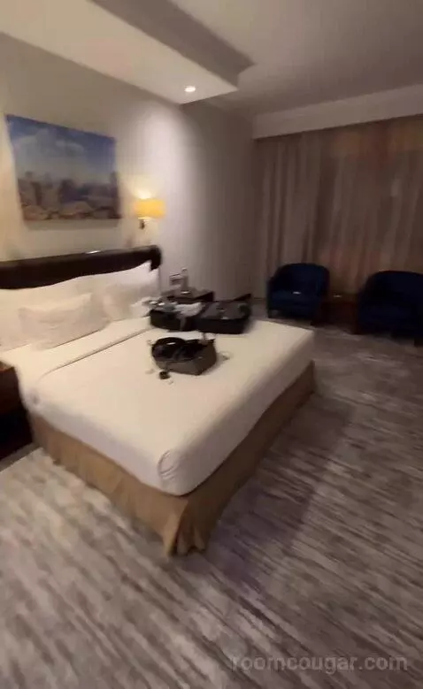 Superior King Room - Complimentary Transfer To Bluewater Island and Jbr view picture #2