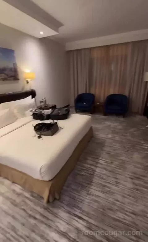 Superior King Room - Complimentary Transfer To Bluewater Island and Jbr view picture #4
