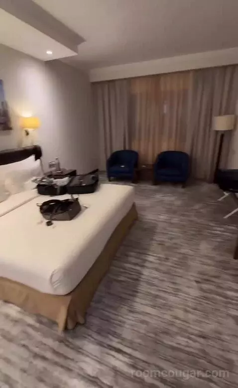 Superior King Room - Complimentary Transfer To Bluewater Island and Jbr view picture #5